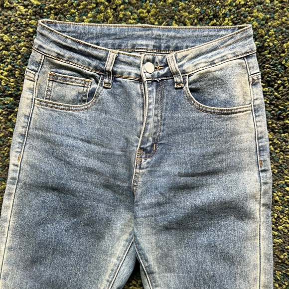 Light Wash Flared Jeans - Picture 2 of 4